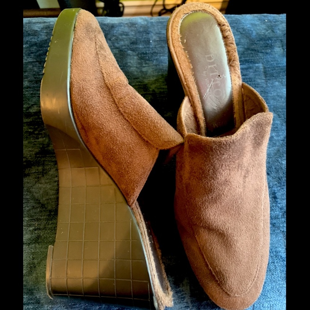 DITTO by Van Eli Brown Suede Wedge Mules in used condition.